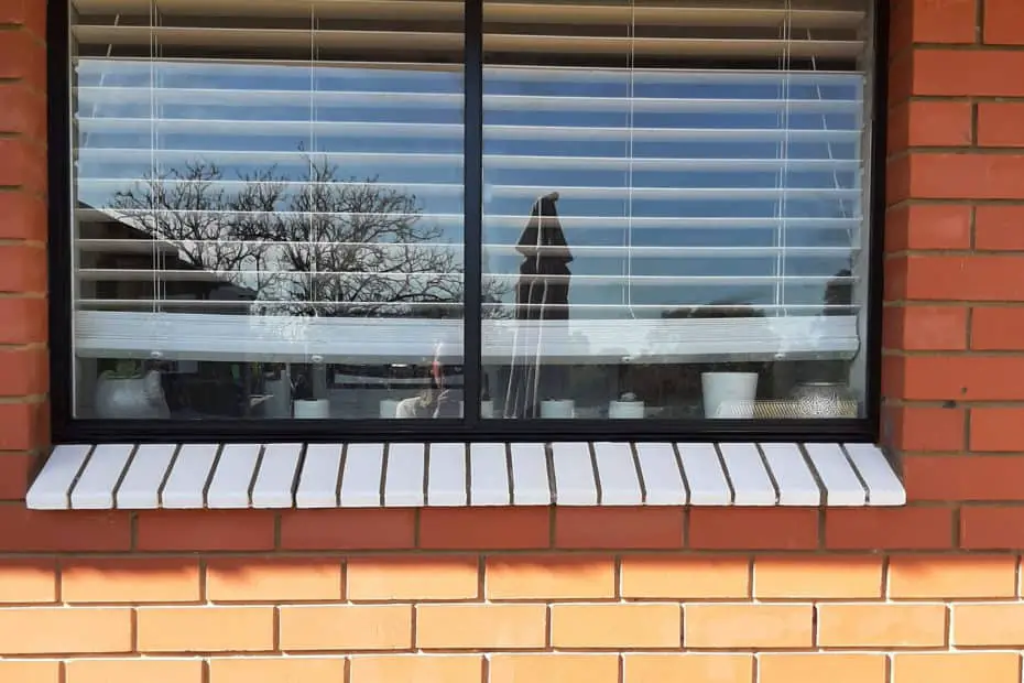 Photo of aluminium window frame painted satin black