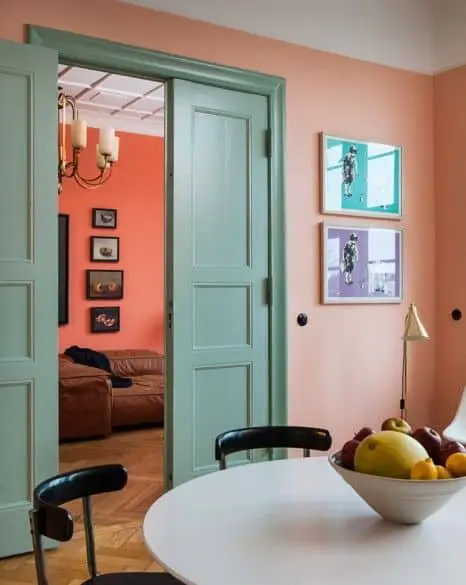 Bold colours in interior design - earthy colours such as terracotta, green and pink